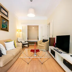 https://alameda-patio-hideaway.hotels-lisbon-portugal.com