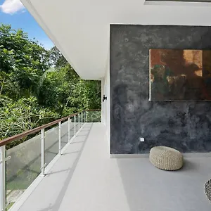 https://new-4-br-villa-surrounded-by-jungle-and-ricefields.ubudhotelsnow.com